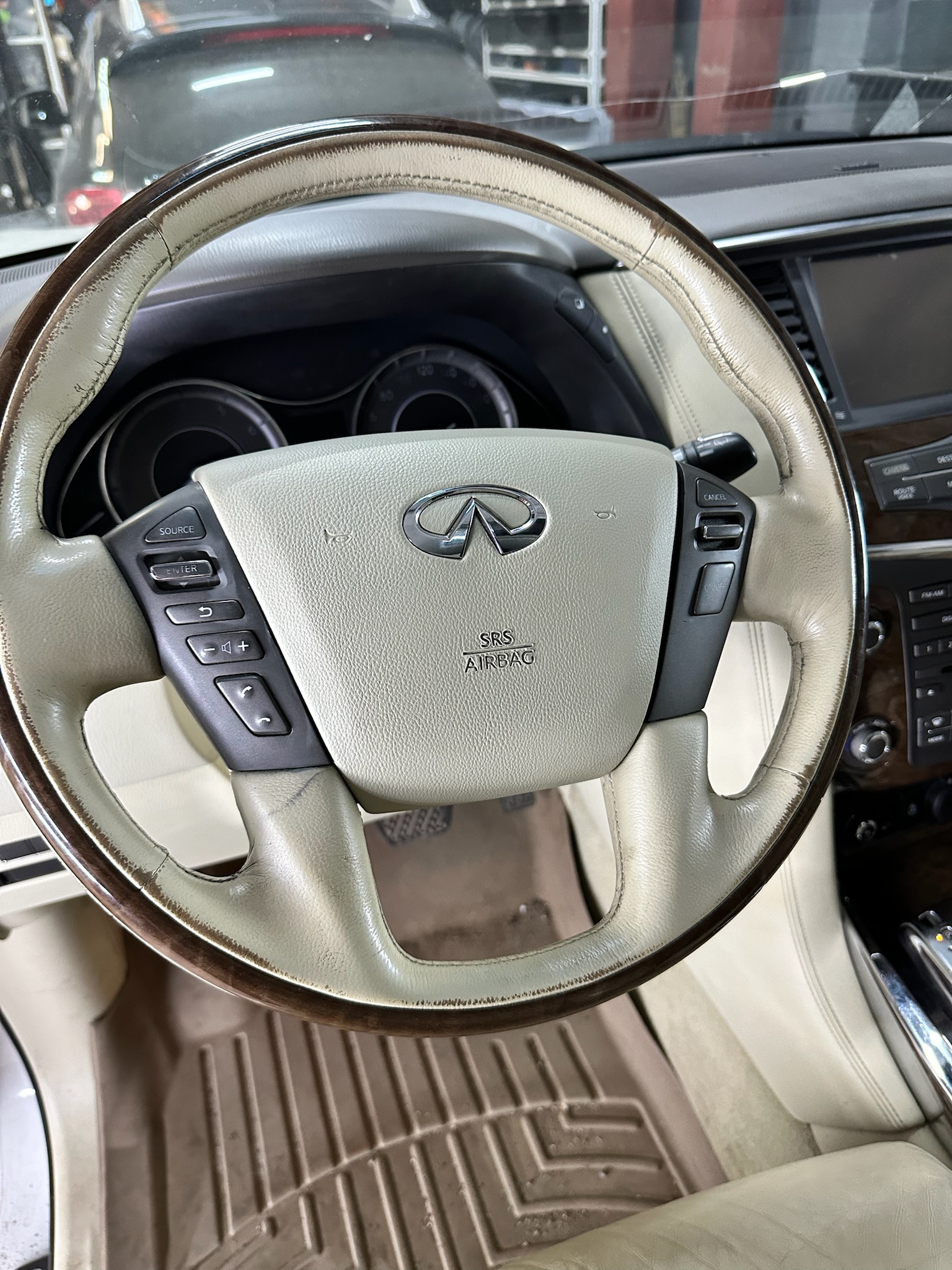 Infiniti QX80 — руль восстановлен ПОСЛЕ
