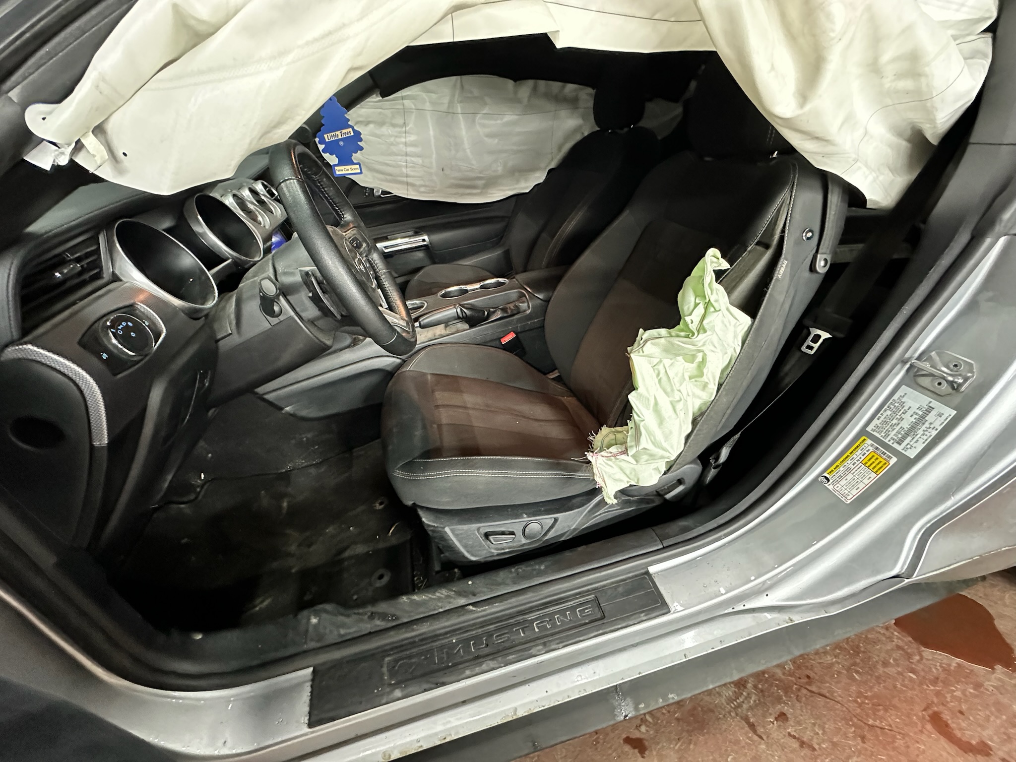 Ford Mustang — сработавшие airbag